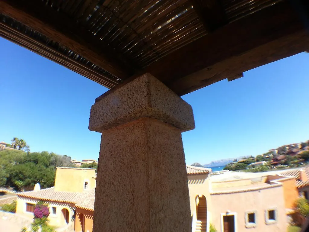 Sea-Front Pearl Apartment Golfo Aranci