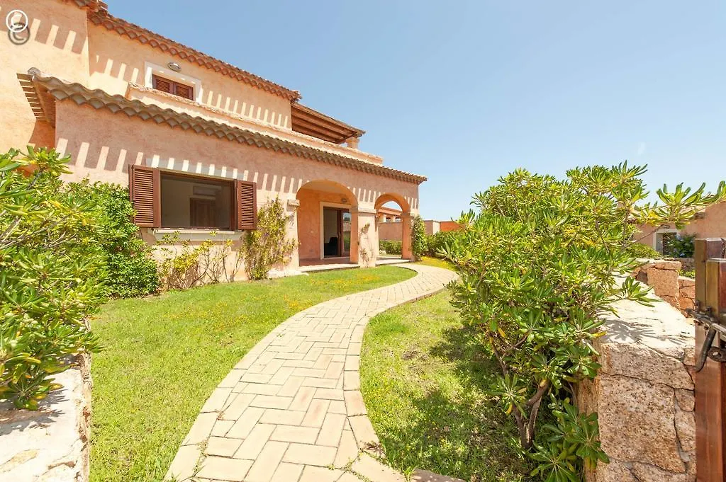 Nyaraló Sea-Front Pearl Apartment Golfo Aranci