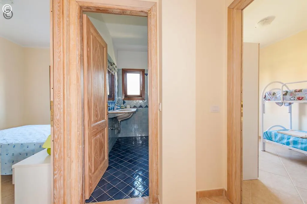 Sea-Front Pearl Apartment Golfo Aranci