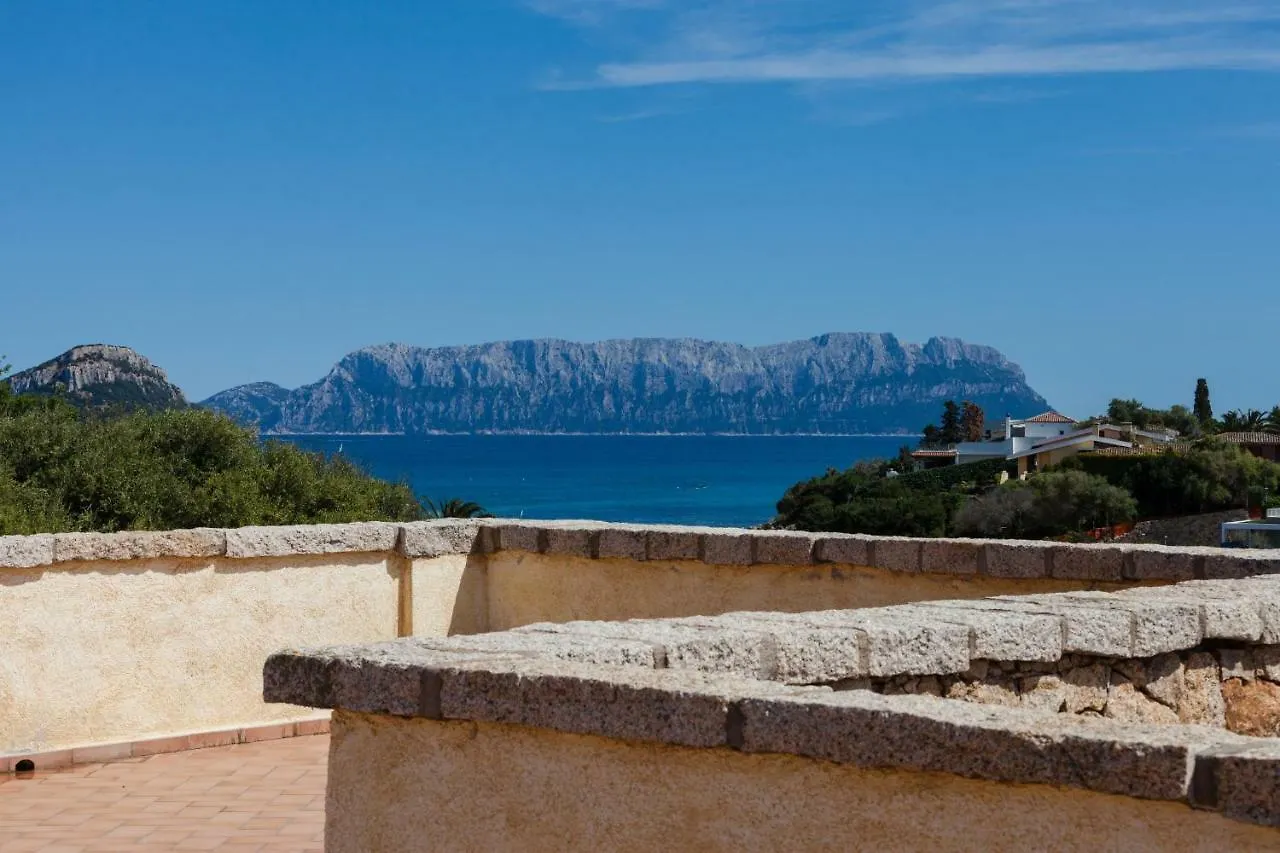 Sea-Front Pearl Apartment Golfo Aranci Holiday home