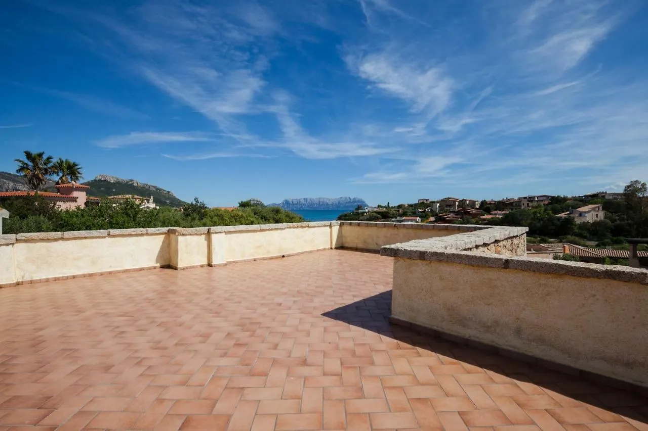 Sea-Front Pearl Apartment Golfo Aranci