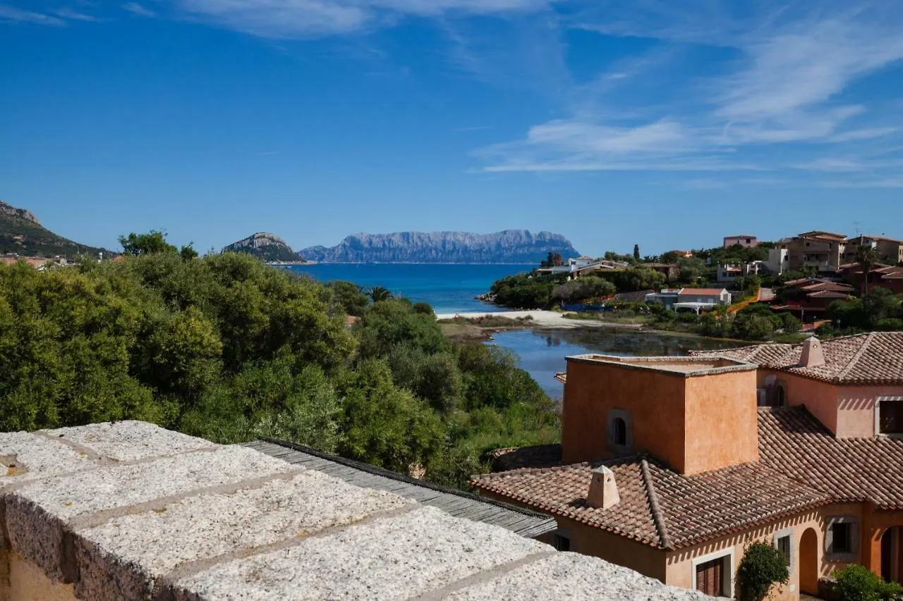 Sea-Front Pearl Apartment Golfo Aranci Holiday home